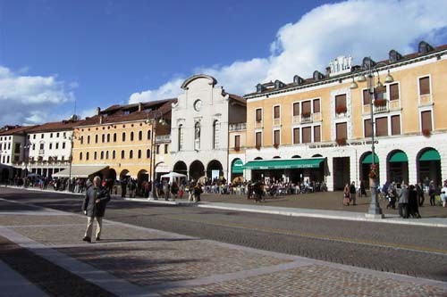 Piazza Campedel