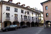 Palazzo Pagani Cesa e di fronte Palazzo Ribolzi