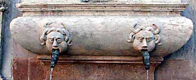 Particolare della Fontana Motta